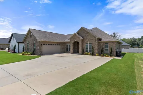 2103 Queenston Loop, Decatur, AL 35603