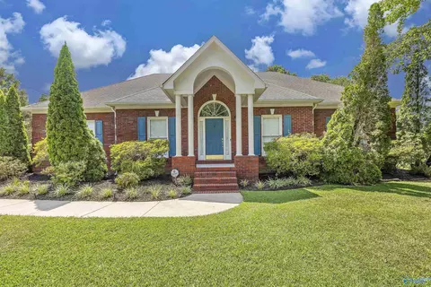 2011 Shady Grove Ln, Decatur, AL 35603