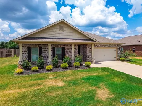 14511 London Ln, Athens, AL 35613