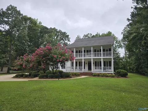 180 Canterberry Ln, Gadsden, AL 35901