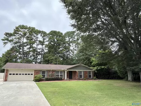 2307 Brookwood Dr, Decatur, AL 35601