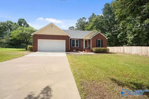 54 Spears St, Sylvania, AL 35988