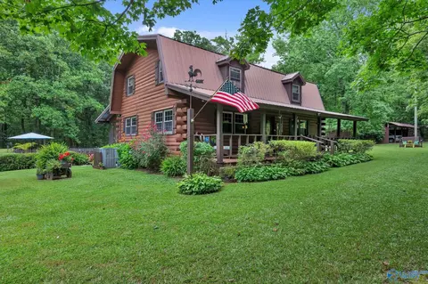 684 Mardis Point Rd, Baileyton, AL 35019