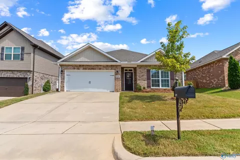 639 Magnolia Place Ln, Hartselle, AL 35640