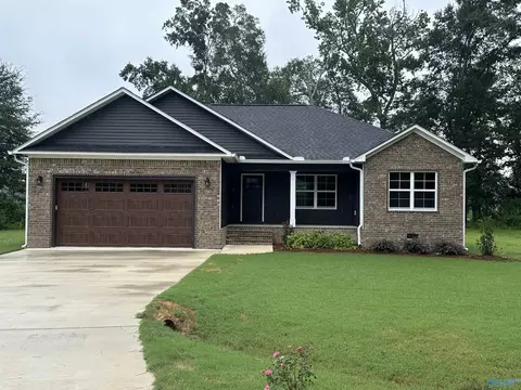 Exterior - 1609 Pine Pl, Southside, AL 35907 photo 3 of 8