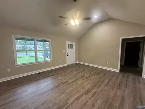 Living - 1609 Pine Pl, Southside, AL 35907 photo 2 of 6