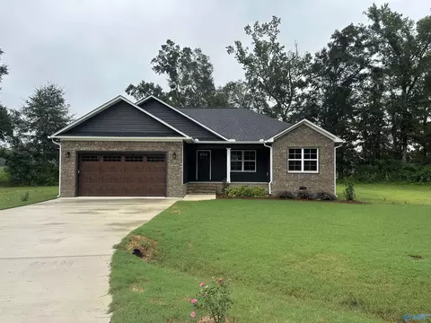 Exterior - 1609 Pine Pl, Southside, AL 35907 photo 2 of 8