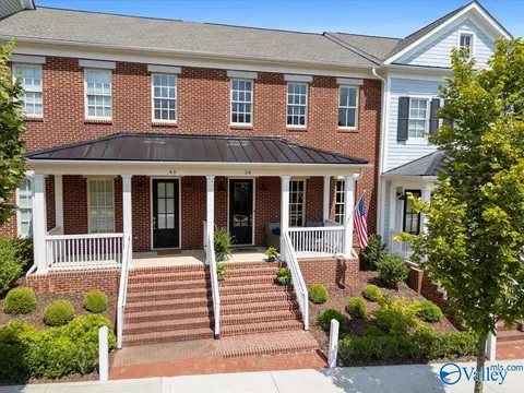 38 Pine St, Huntsville, AL 35806