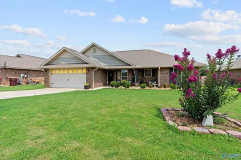 28165 Nuke Whitt Ln, Ardmore, AL 35739