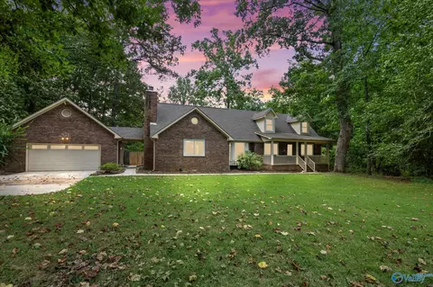 949 Manley Rd, Hazel Green, AL 35750