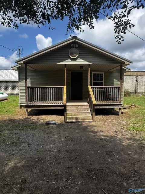 57 George St, Crossville, AL 35962