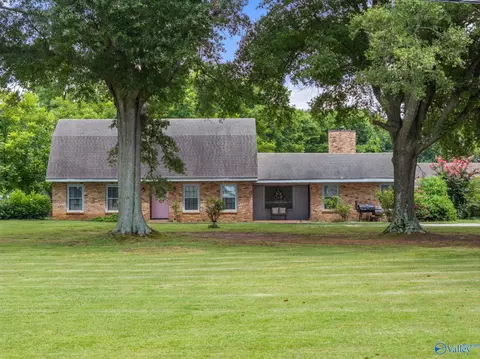 4885 Elledge Ln, Tuscumbia, AL 35674