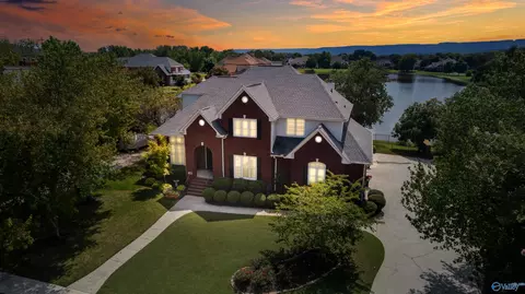 3126 Haddonstone Dr, Owens Cross Roads, AL 35763