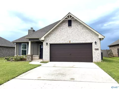 146 Elledge Farm Dr, Hazel Green, AL 35750