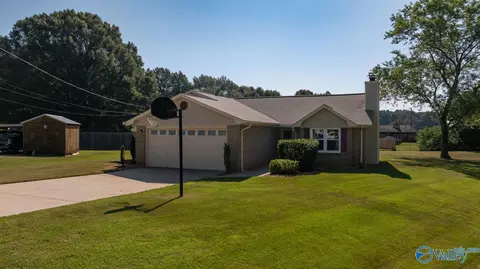 212 S Elton Cir, Meridianville, AL 35759