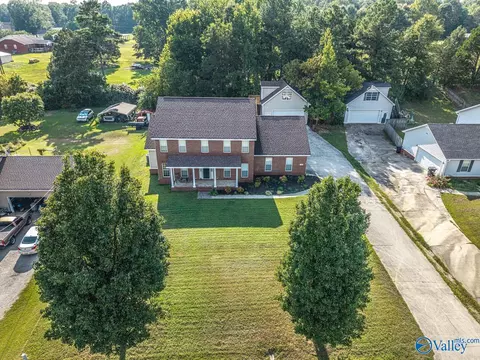 50 Mountain Brook Dr, Trinity, AL 35673 photo 1