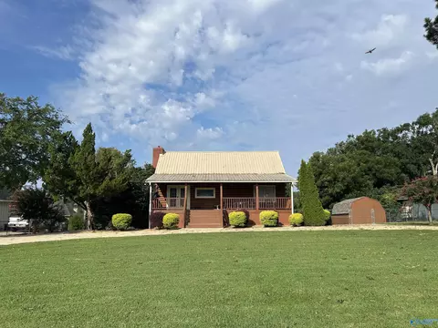 1055 Big Nose Dr, Centre, AL 35960