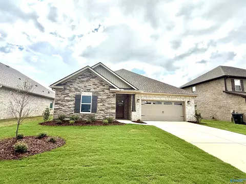 136 Ranna Dr, Huntsville, AL 35811