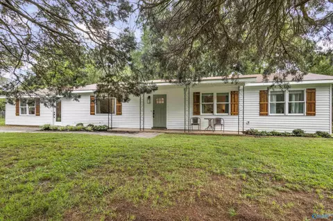 148 Pine St, Decatur, AL 35603