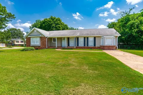 3226 Lewisburg Dr, Huntsville, AL 35811