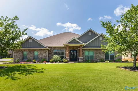 15 Walnut Cove Blvd, Huntsville, AL 35824