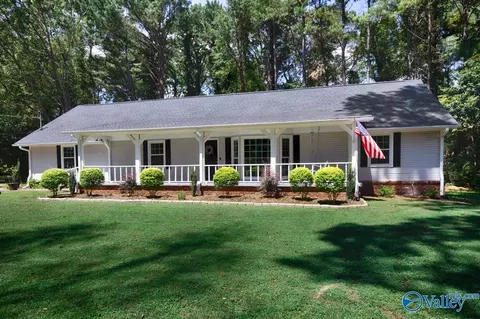 111 Lo Ann Ln, Huntsville, AL 35811