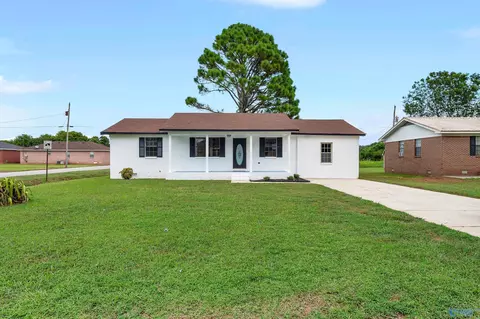 1152 James Ave, Courtland, AL 35618