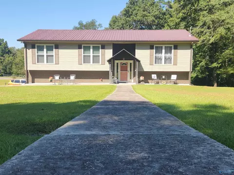 282 Sunrise St, Hamilton, AL 35570