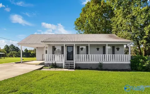 396 Thompson Falls Rd, Arab, AL 35016