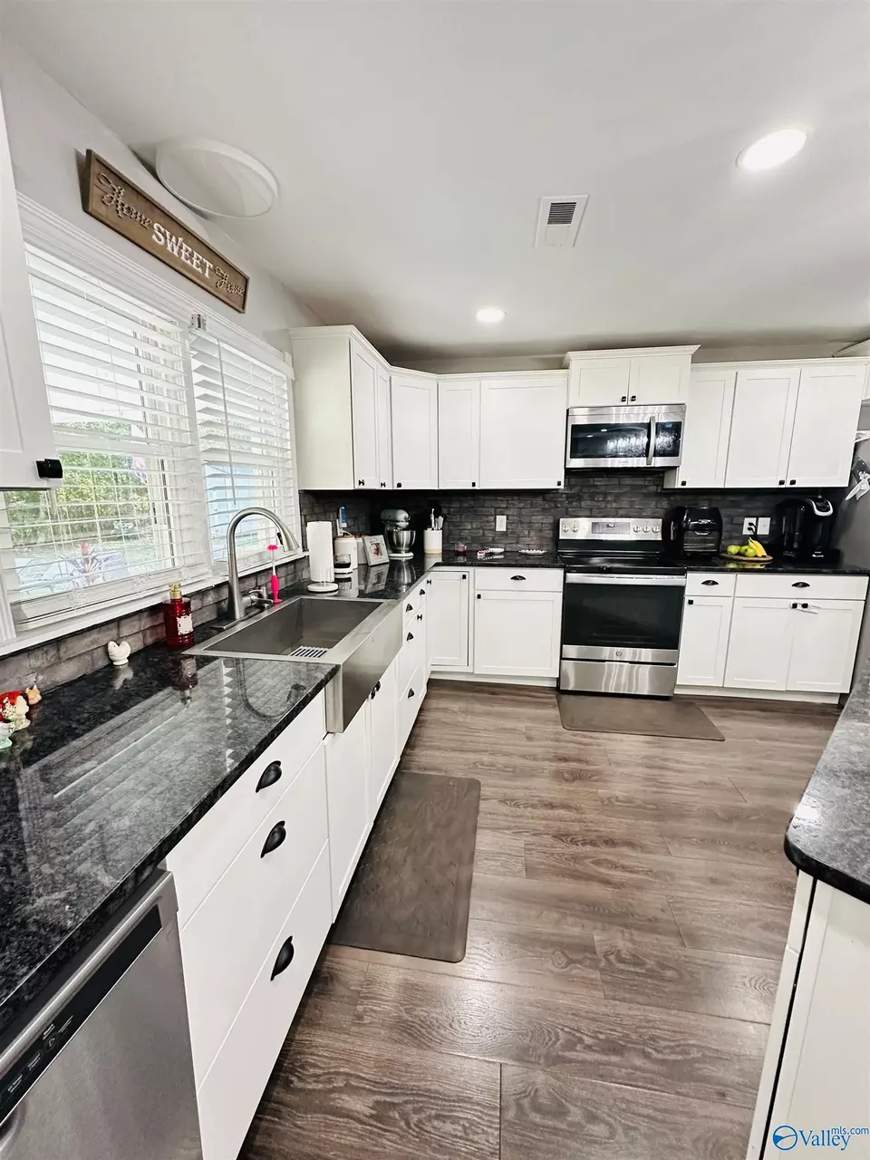 Kitchen - 988 County Road 343, Russellville, AL 35654 photo 3 of 4
