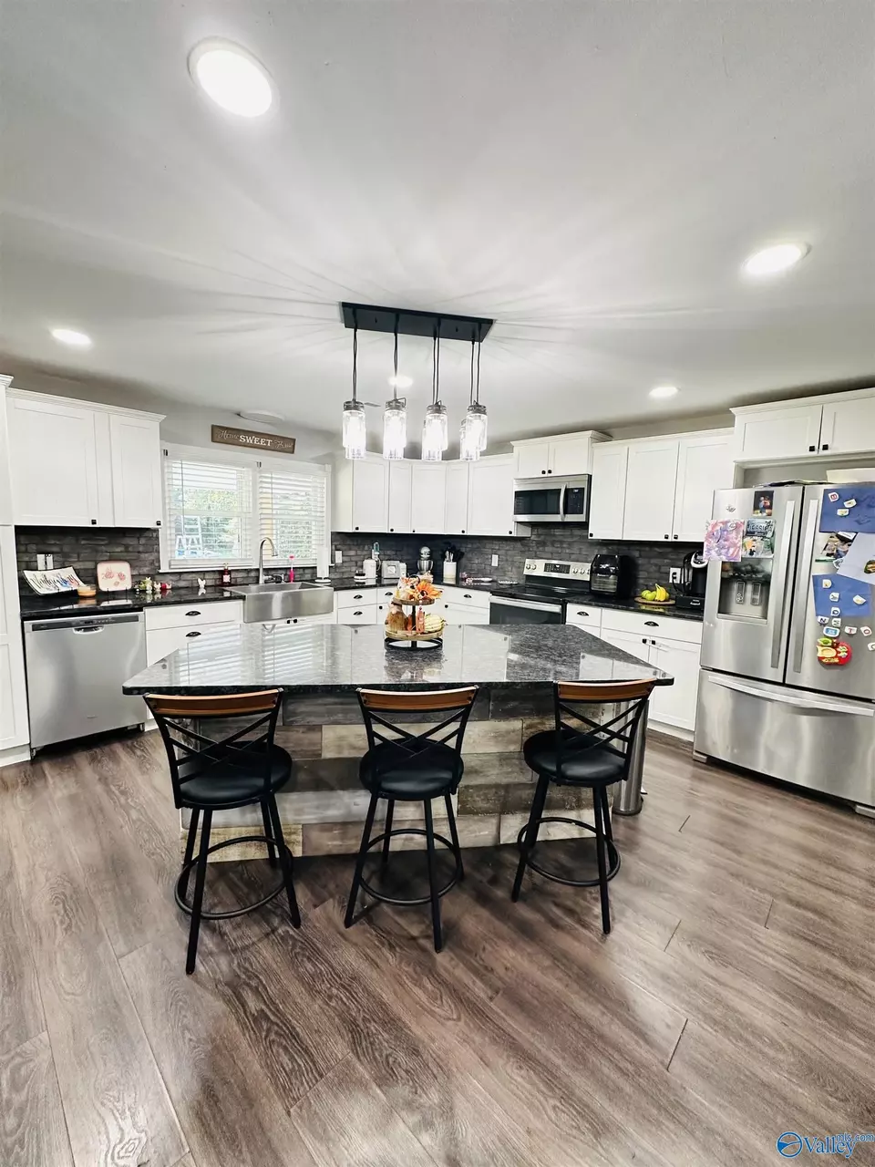 Kitchen - 988 County Road 343, Russellville, AL 35654 photo 2 of 4