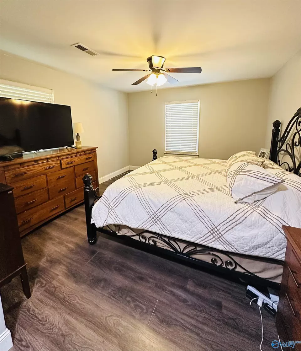 Bedroom - 988 County Road 343, Russellville, AL 35654 photo 3 of 4