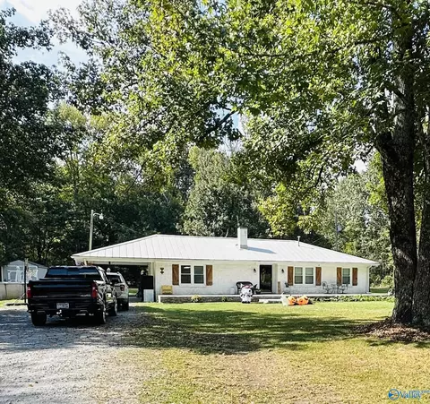 Exterior - 988 County Road 343, Russellville, AL 35654 photo 1 of 6