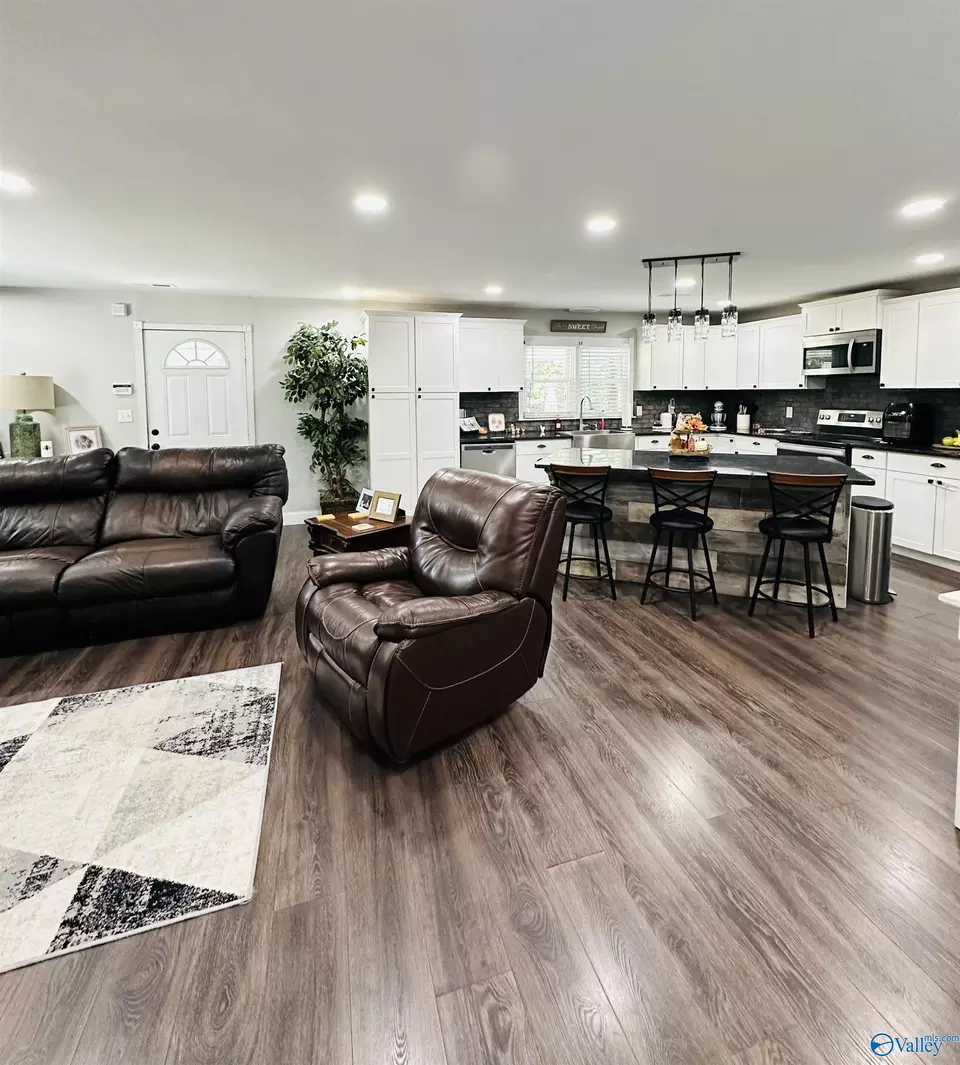 Kitchen - 988 County Road 343, Russellville, AL 35654 photo 1 of 4