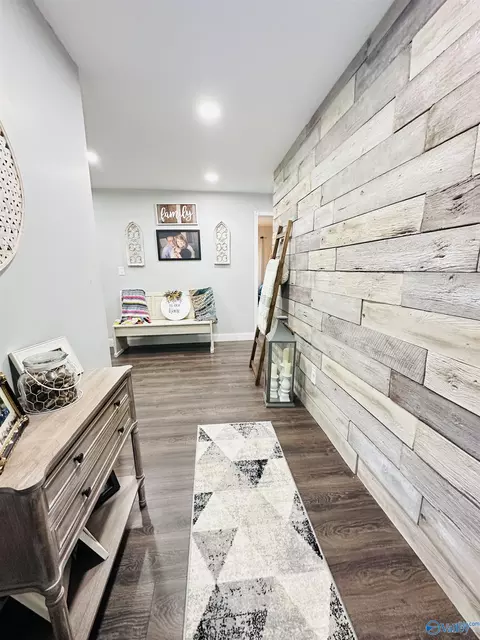 Entry Way - 988 County Road 343, Russellville, AL 35654 photo 1 of 3