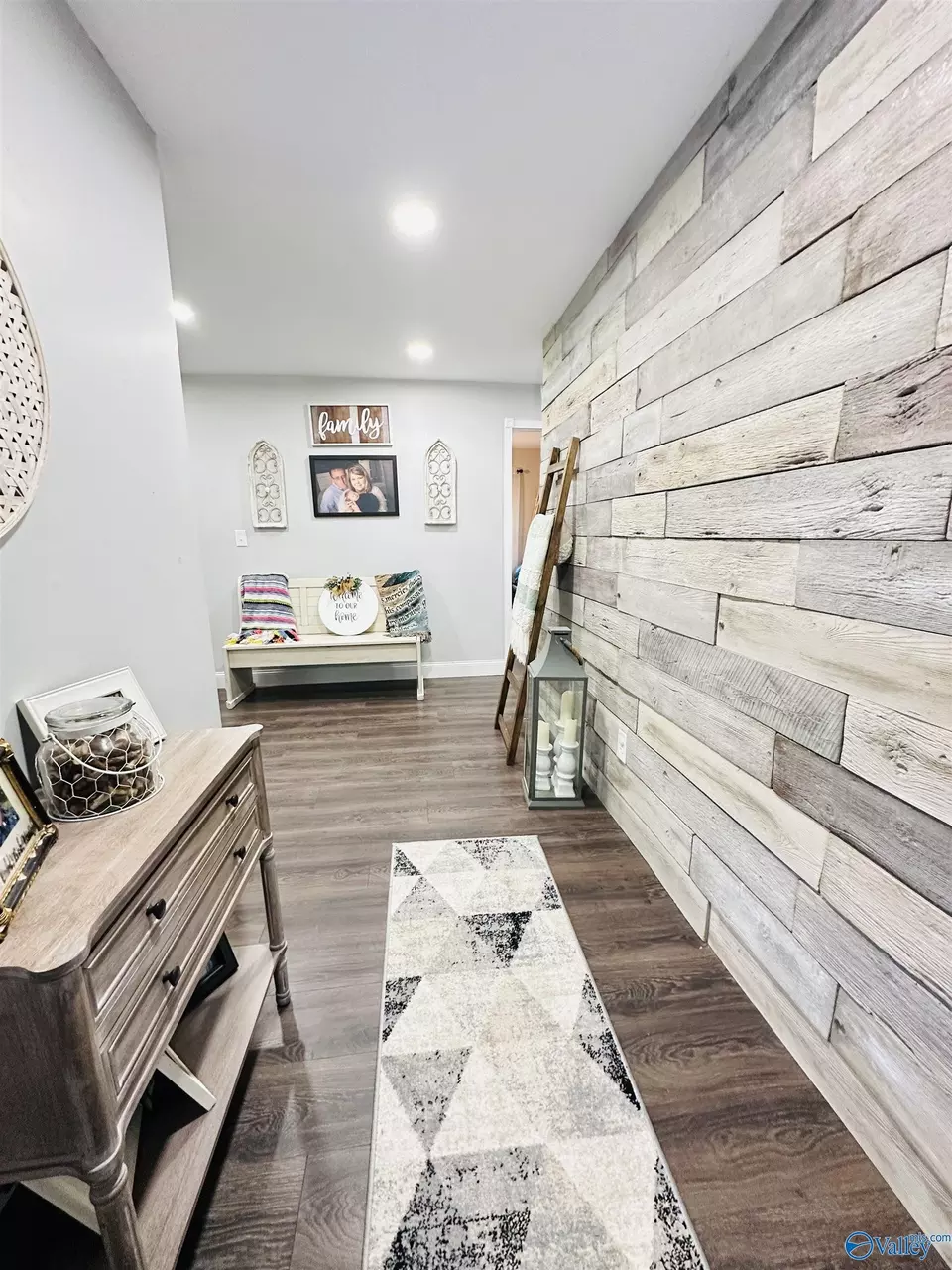 Entry Way - 988 County Road 343, Russellville, AL 35654 photo 1 of 3