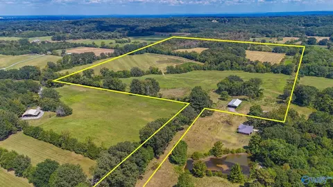3820 S Chapel Hill Rd, Decatur, AL 35603