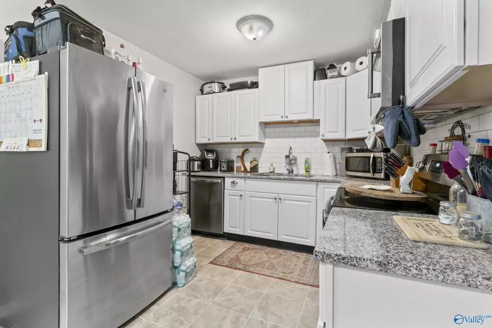 Kitchen - 3115 Fouche Dr, Huntsville, AL 35805 photo 1 of 2