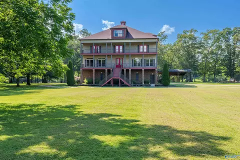 135 Bluewater Landing Rd, Rogersville, AL 35652