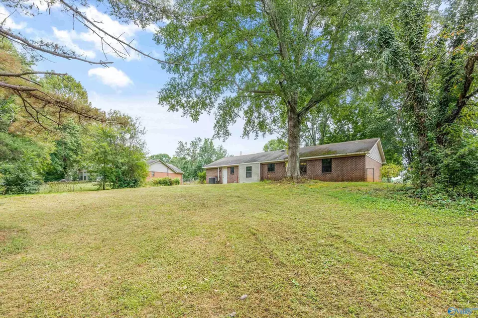 Exterior - 107 Coppersmith Cir, New Market, AL 35761 photo 4 of 6
