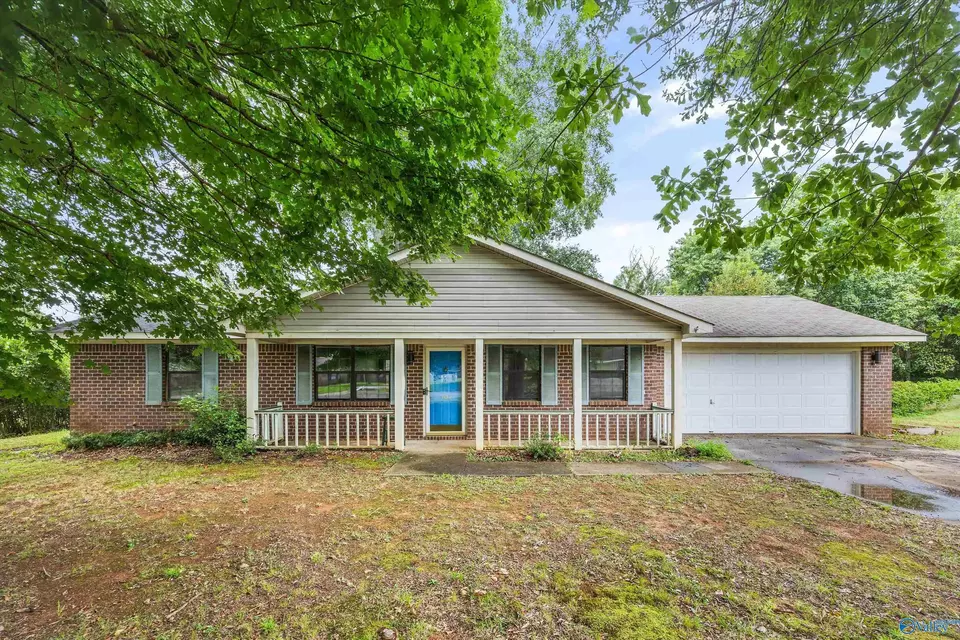 Exterior - 107 Coppersmith Cir, New Market, AL 35761 photo 1 of 6