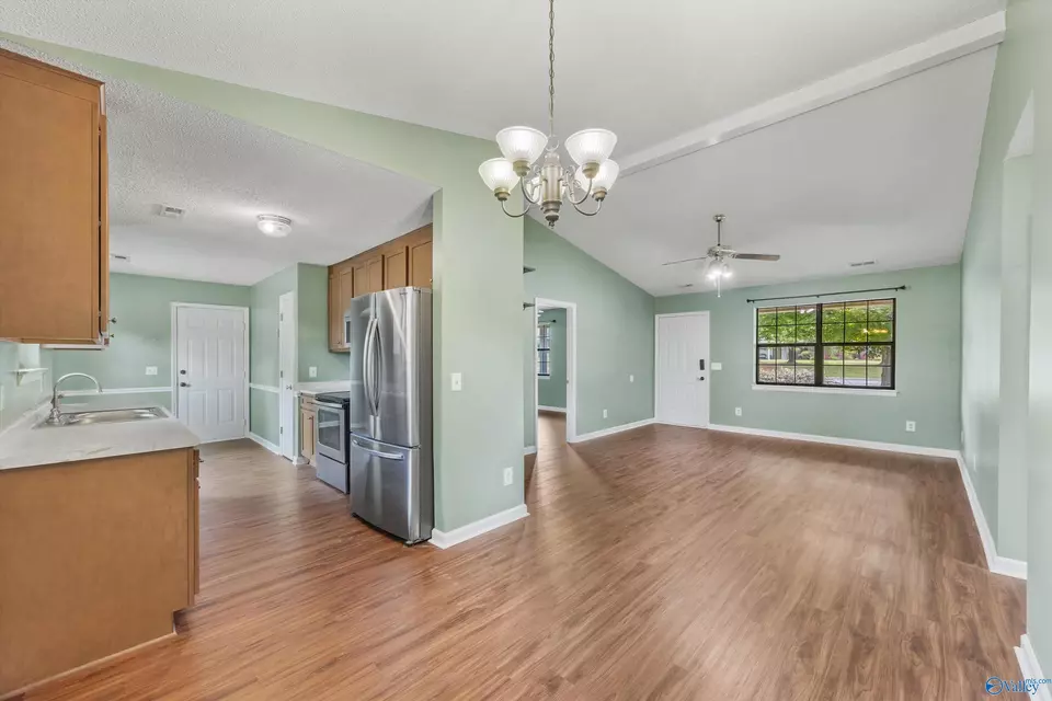 Living - 107 Coppersmith Cir, New Market, AL 35761 photo 4 of 4
