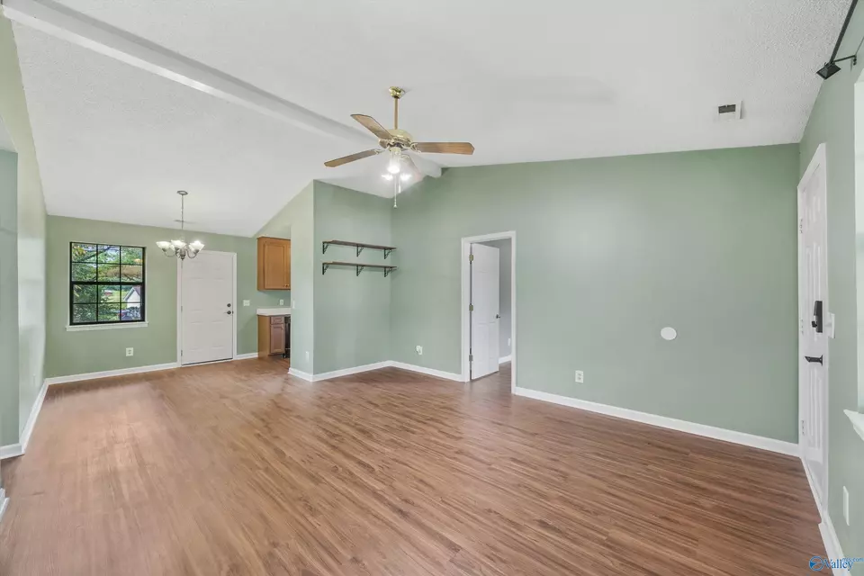 Living - 107 Coppersmith Cir, New Market, AL 35761 photo 2 of 4