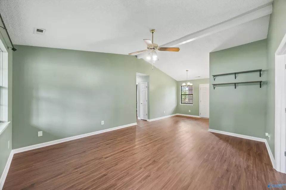 Living - 107 Coppersmith Cir, New Market, AL 35761 photo 3 of 4