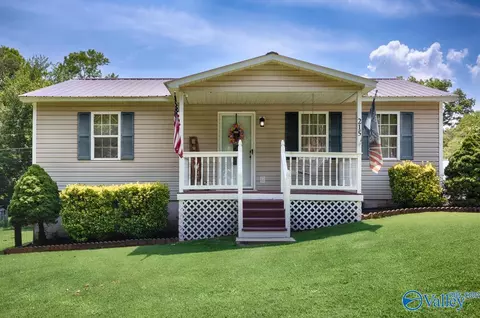 215 Dusty Dr, Arab, AL 35016