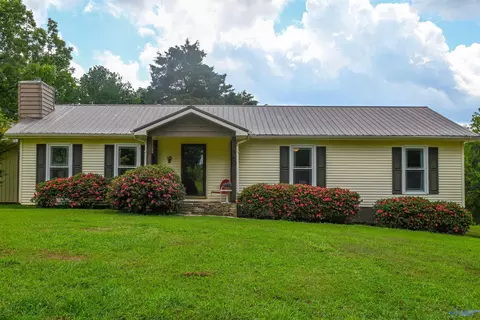 560 Phillips Dr, Oneonta, AL 35121