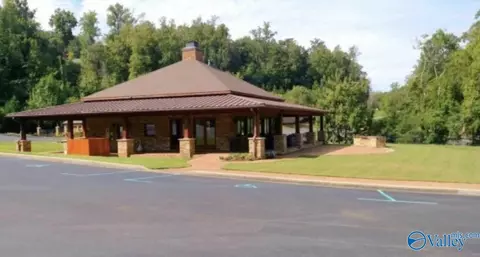 326 Monte Sano Dr, Scottsboro, AL 35769