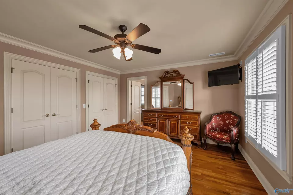 Bedroom - 10 Lake Forest Blvd, Huntsville, AL 35824 photo 6 of 8