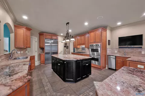 Kitchen - 10 Lake Forest Blvd, Huntsville, AL 35824 photo 1 of 4