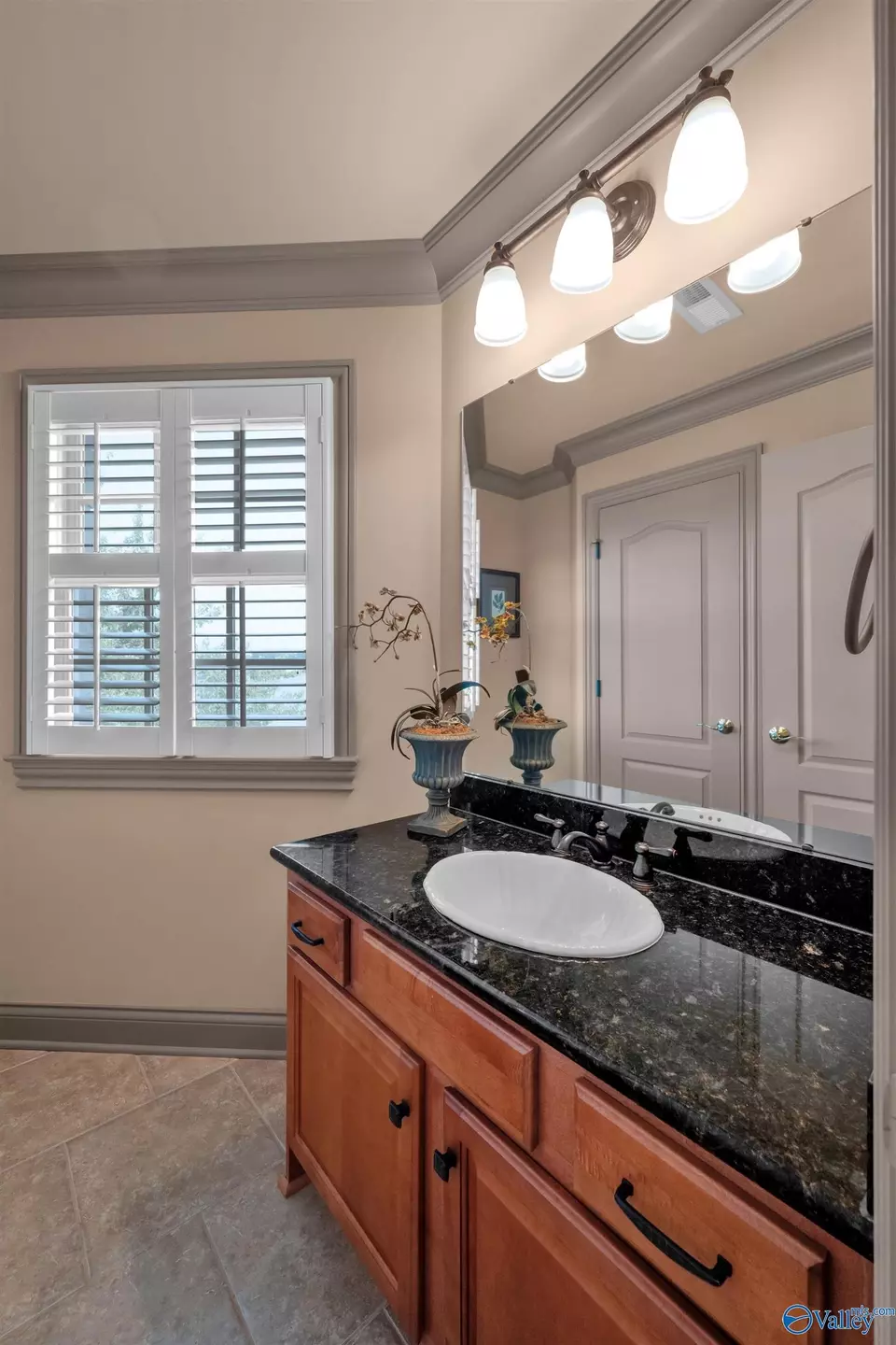 Bath - 10 Lake Forest Blvd, Huntsville, AL 35824 photo 7 of 9